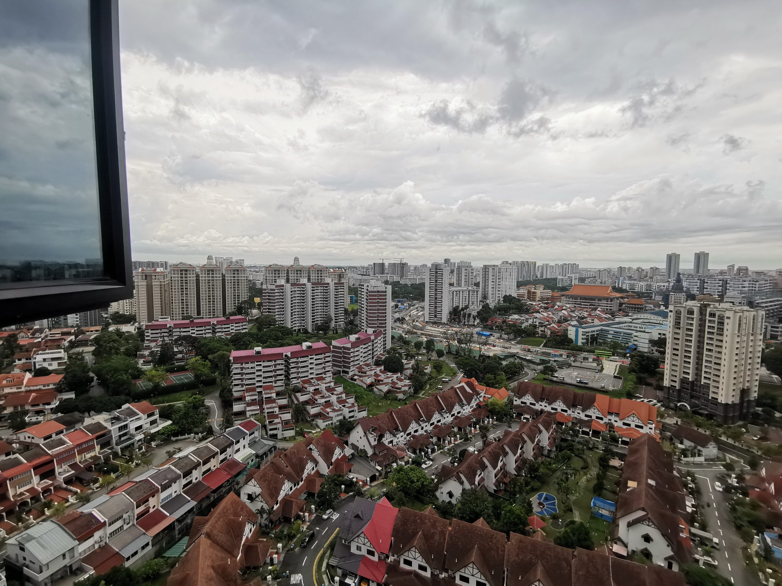 Chinese Immigrants in Singapore: To Lease or Buy? A Guide to Making the Right Property Decision