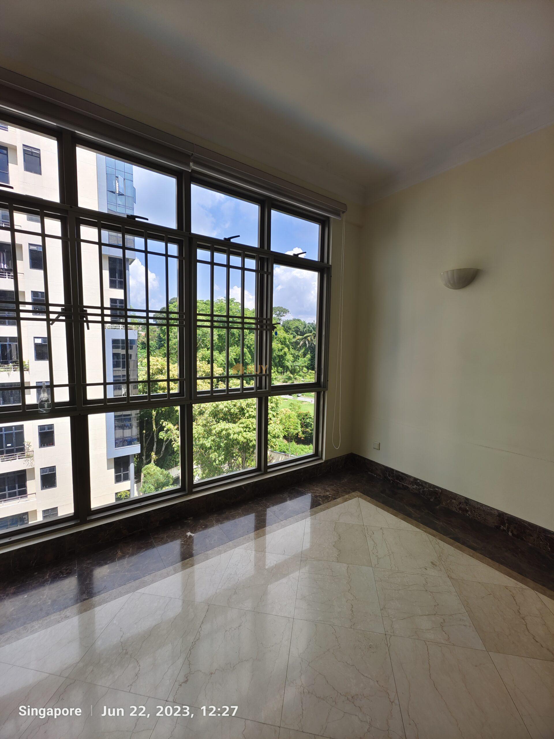 Corner unit, looking diagonally to Green Corridor