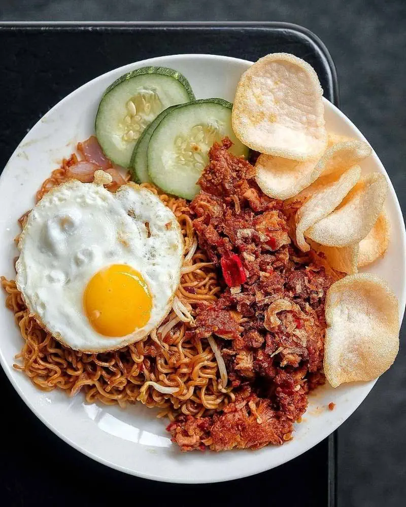 fangko coffee and beer smashed chimken indomie goreng