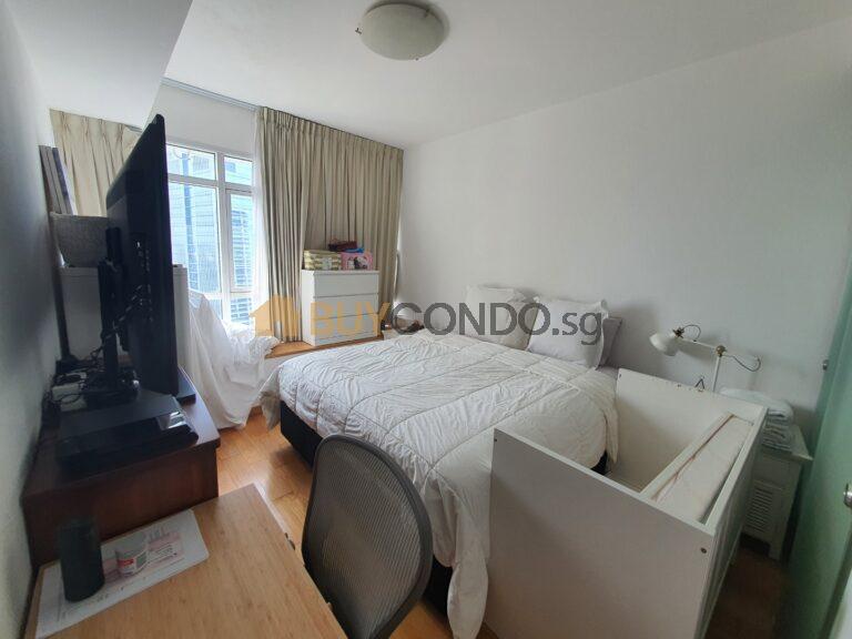Master Bedroom (2)